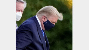 트럼프, 선거 유세 올스톱 ‘악재’… 지지층 결집 계기될 수도