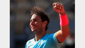 나달, 4경기 연속 3-0 ‘8강 안착’
