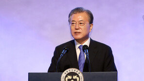 文대통령 “‘K-방역’ 성과, 국제사회와 공유할 것”