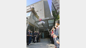 국민의힘 여의도 복귀 현판식…“새 터 기운 받아 정권 창출”