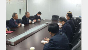 “UN 차원 조사 공감”…반기문, 北 피살 공무원 친형 만나 위로