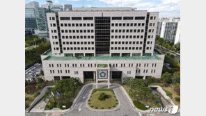 ‘8살 아들 학대 사망’ 친모 징역15년…지시한 애인은 17년 선고