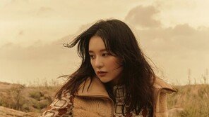 김지원, B컷에서도 묻어나는 가을 여신의 미모