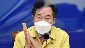 ‘BTS 병역특례’ 주장 노웅래 면전서…이낙연 “말 아껴달라”