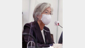 靑 NSC ‘외교부 패싱’ 논란에…강경화 “문제 제기했고, 시정돼”