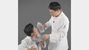 “손소독제 눈에 들어갔을 때 절대 비비지 마세요”