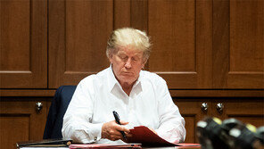 ‘3일 만에 퇴원’ 트럼프가 받은 코로나 치료제는?