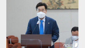 비행기 티켓 사본만 남기고…‘증인 채택’ 김포대 이사장 돌연 출국