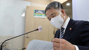 박능후 “의대생 재응시, 대국민 관계 문제…예외적 기회 부여 어렵다”