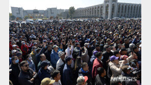 사임 고려한다던 키르기스 대통령, 수도에 비상사태 선포