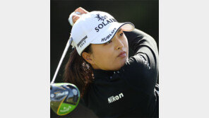 고진영, KLPGA 2R 공동2위 도약