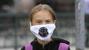 10대 환경운동가 툰베리, 바이든 지지 “모두 바이든에 투표하자”