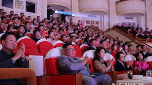 北 영부인 리설주, 열병식 불참한 듯…9개월째 잠행 왜?