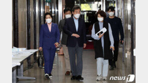 與, 대주주 요건 ‘3억’ 2년 유예 무게…기재부 설득이 관건