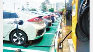 전기차 100대당 충전기는 50대뿐… 곳곳서 ‘충전 갈등’