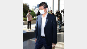 재산 축소신고 의혹 김홍걸, 檢출석해 11시간 조사받아