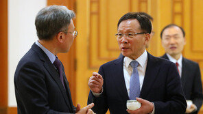 이수혁 “70년 전 선택했다고 계속 지켜야 한다는 건 美 모욕” 발언 논란