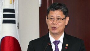 김연철 “김정은 ‘사랑하는 남녘동포’ 확대해석 할 필요 없어”