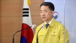 野, 거리두기 완화에 “방역 정치 활용” “일관성 없다” 공세