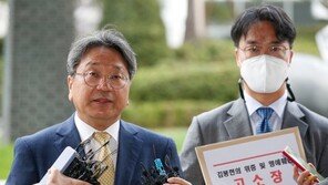 강기정 “5000만원 든 가방 들고 靑 검색대 통과?…새빨간 거짓말”