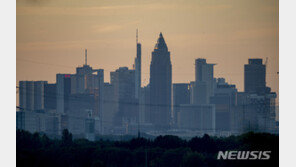 유럽증시, 코로나19 재확산·백신 개발 불안감에 하락 마감