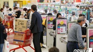 “양 손에 짐, 마스크 착용 못한다”…점원에 물건 던지며 난동 40대