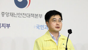 정부 “수도권 요양병원·시설 종사자 중심 전수 검사 계획”