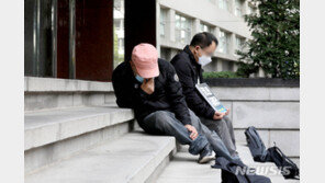 숨진 택배노동자 유족 “먹을 시간은 줬어야지” 울분