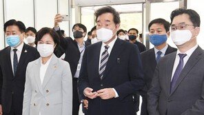 이낙연, 공수처 건물 찾아 “비정상적 상황…野, 적극 나서라”