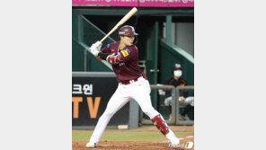 MLB.com “김하성, 강정호보다 콘택트·수비·운동 능력 더 좋아”