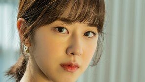 박혜수, 김새론 ‘디어엠’ 하차 논란 질문에…침묵 속 미소만