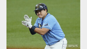 美 매체 “최지만, 내년 연봉으로 160만달러 받을 것”