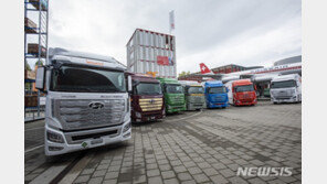 수소트럭 각축전…앞서가는 현대차·쫓아오는 토요타