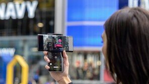 [동아 포토]LG 스마트폰 윙 타임스퀘어 가다 