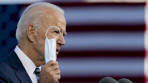 바이든 “트럼프, 전세계 폭력배 포용…北, 더 많은 미사일 갖게 돼”