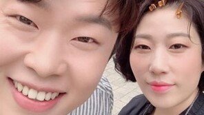 김영희, 윤승열과 웨딩 촬영 전 인증샷 ‘핑크빛 무드’