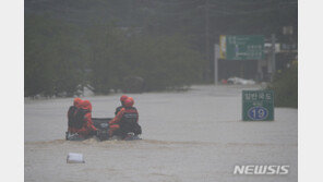 “집중호우 때 범람한 섬진강 곡성제, 10년 전 보수계획 ‘감감’”