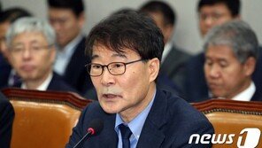 ‘룸살롱 7000만원’ 고려대 징계 명단에 장하성도 있었다