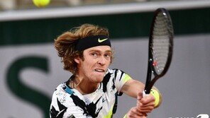 코로나19 확진 美 테니스 선수, 격리 중 전용기 타고 도주