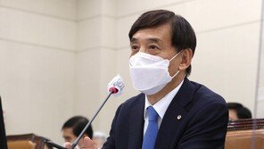 이주열 “엄격한 재정준칙 도입 필요”에…與 “너나 잘하세요”