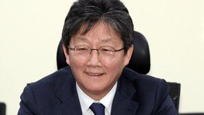 유승민 “김종철 ‘연금통합’ 공감…文, 공무원노조 눈치 그만”