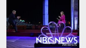 “트윗하는 미친 삼촌” 트럼프에 속사포 공격 날린 거스리는 누구?