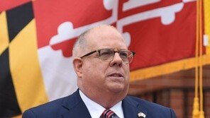 투표용지에 레이건 쓴 호건 주지사…지난 대선때도 부친 이름 적어