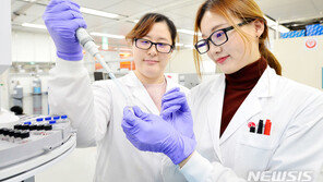 LG화학, 세계 최초 투명하고 유연한 생분해성 신소재 개발