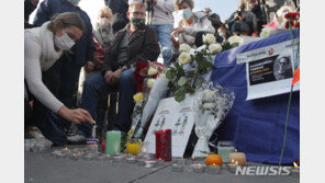 ‘교사 참수’에 분노한 프랑스…“이슬람 극단주의자 231명 추방할 것”