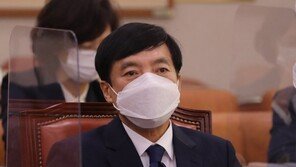 ‘검사향응 의혹’ 법무부-수사팀 진실공방…秋·尹 한쪽은 치명타