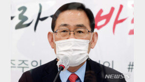 주호영 “독소조항 빼고 공수처·특검 다 하자…秋 칼춤 도넘어”