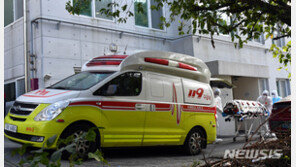 요양병원 등 종사자, 주기적 코로나19 검사 검토…“전국 35만명 달해 고민”