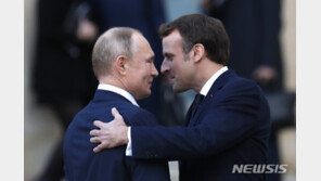 “마크롱-푸틴 통화내역, 어디서 흘렀나”…佛 수사 계속