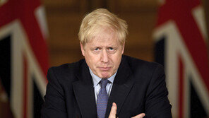 영국, 하루새 코로나19로 241명 사망…신규 확진 2만여 명